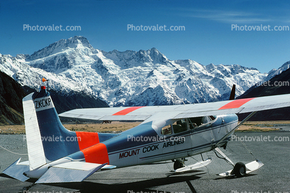ZK-CKP, Mount Cook Airlines, Cessna 185D Skywagon, Skiplane