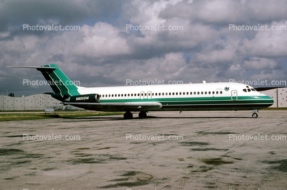 N800DM, Dallas Mavericks Basketball Team, Douglas DC-9-32, JT8D