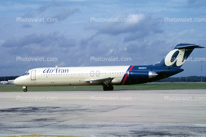 N919VV, Douglas DC-9-32