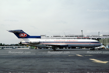 YU-AKK, Newcastle International Airport, Boeing 727-2H9, JT8D, 727-200 series