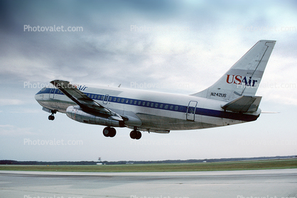 N242US, Boeing 737-201, JT8D