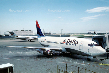 N377DL, Boeing 737-247, 737-200 series, Delta Air Lines DAL, JT8D