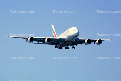 Emirates Airbus A380, landing