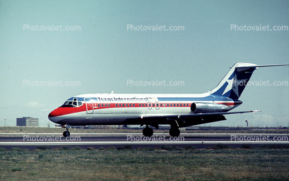 N1305T, Douglas DC-9-15MC, Texas International Airlines TIA, City of McAllen, JT8D-7B s3, JT8D, October 1974, 1970s