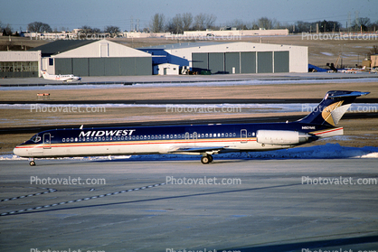 N601ME, McDonnell Douglas MD-88, JT8D, hangar, JT8D-219