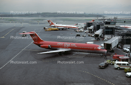 N1310T, Douglas DC-9-31, JT8D-9A, jetway, cars, vehicles