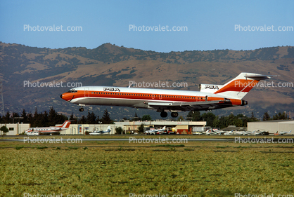 N556PS, 727-214A, 727-200 series, JT8D-7B s3, Smileliner, September 1983
