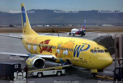 N949WP, Simpson Yellow Jet, Boeing 737-301, 737-300 series, Belt Loader