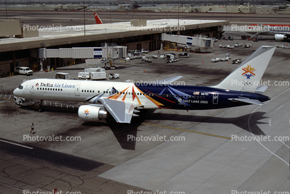 N6701, Boeing 757-232, PW2037, PW2000