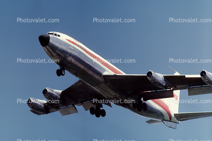 Landing TWA Boeing 707, flaps down, July 1963, 1960s