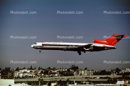 Landing, Boeing 727-251