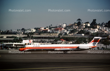 N934PS, McDonnell Douglas MD-81, San Diego, Smileliner