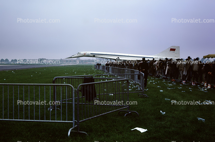 Crowds, People, CCCP-68001, Prototype TU144, Tupolev Tu-144, Paris Air Show 1971, 1970s