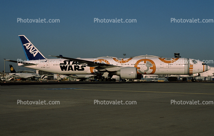 JA789A, STAR WARS, Boeing 777-381ER, GE90-115B, GE90