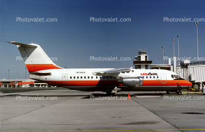 N178US, Bae 146-200, former PSA morphing into USAir, Terminal