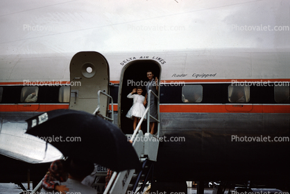 DC-6, Disembarking Passengers, Stewerdess, Girl, Woman, Stairs, 1950s