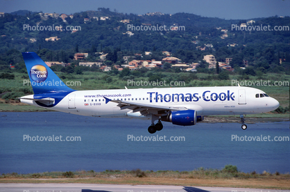 G-BXKB, Airbus A320-214, Thomas Cook Airlines, Landing