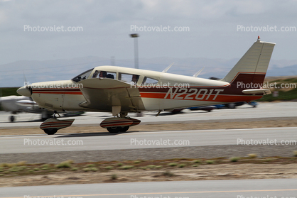 N2201T, Piper PA-28-180
