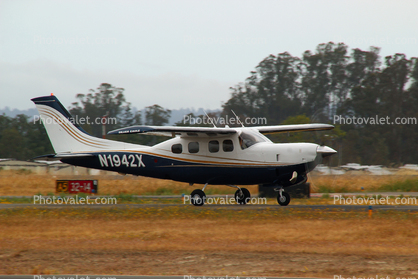 N1942X, Cessna P210N
