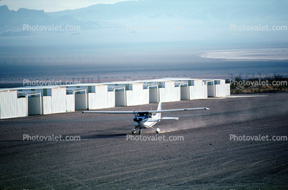 Cessna 172I, Lycoming 0-320 Series Reciprocating Engine, N46288, Hangars