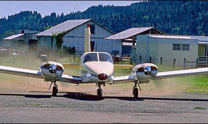 Piper PA-34, N999CP, Calistoga Airfield, buildings