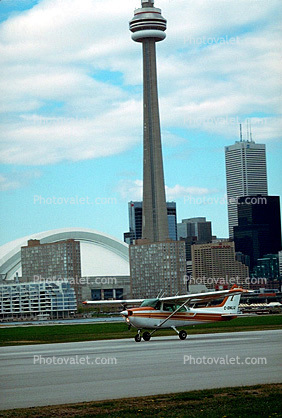 CN-Tower, Canadian National Tower, landmark, C-GNLU, Cessna 172N Skyhawk 100