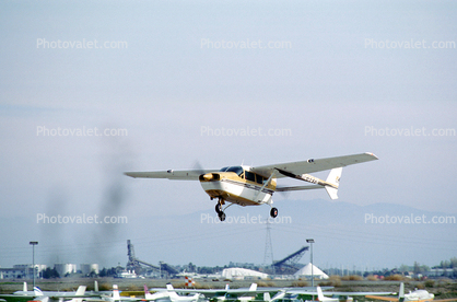 N2337S, Cessna T337B Skymaster, Taking-off
