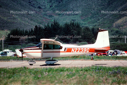 N2239G, Cessna 182A