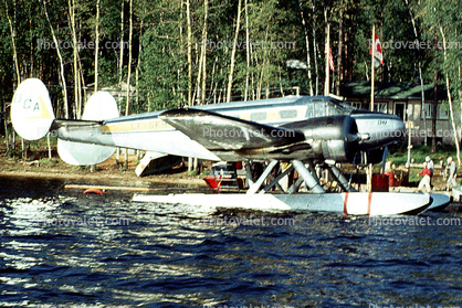 Beech 18, OCA, Ontario Central Airlines, Canada, Nungesser Lake Lodge Ontario, July 1968, 1960s