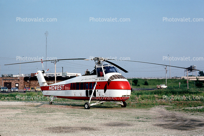 MIDWEST Helicopters Airways, Sikorsky S-58D, N90561, Burr Ridge, Illinois, June 1980, 1980s
