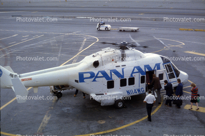 N114WG, Pan Am Helicopter, Westland 30 Lynx, Boarding Passengers, December 1986