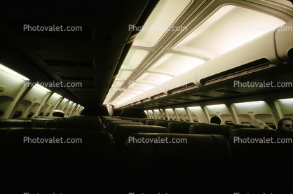 overhead bins, cabin interior, Boeing 757
