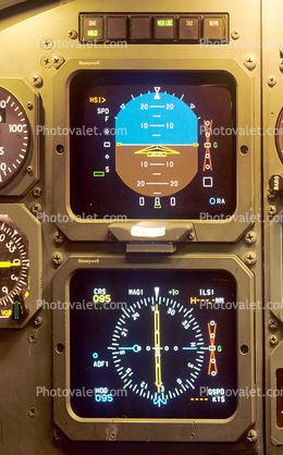 Artificial Horizon, Dash-8 Cockpit, de Havilland Canada Dash-8, steam gauges