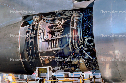 Maintenance on a Jet Engine JT9D-7A, N147UA, Boeing 747-SP21, 747SP series, JT9D