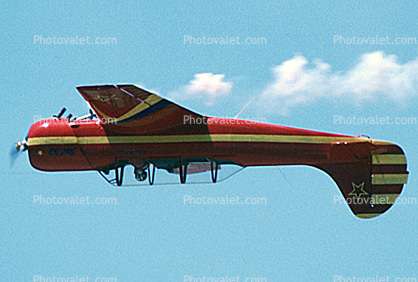 YAK-52, flying upside-down