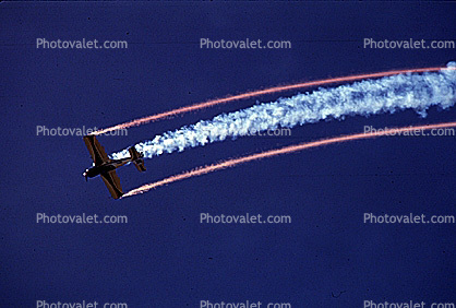 Sukhoi Su-26M, Russian sports aerobatics aircraft, flying upside-down