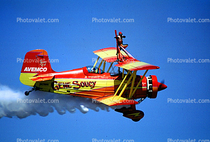 Wingwalker, Grumman G-164 Ag-Cat, Smoke Trail