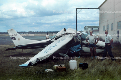 VH-KRF, Cessna 182K Skylane, 8 January 1983, Bankstown, New South Wales, Australia