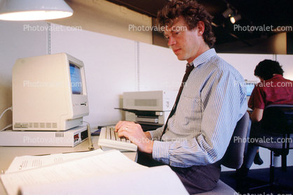 Mac Classic, Apple-Macintosh, Man, Male, keyboard, 1980s