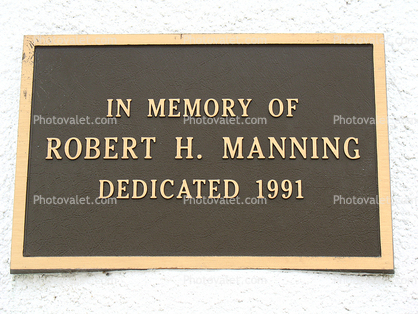 Robert H. Manning Memorial Lighthouse, Lake Michigan, Great Lakes, Plaque, Signage, brass