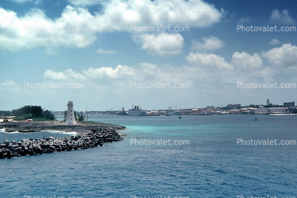 Nassau Harbor, Hog Island Light, Paradise Island, Hog Island, Nassau Harbour