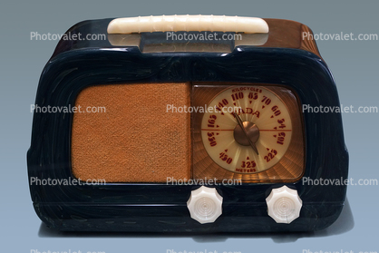 Fada Model 711 Dip-Top, 1947, Catalin Radio