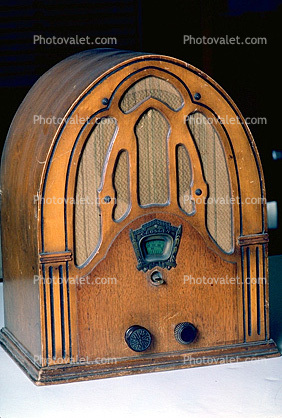 Crosley Cathedral Radio, Wood Cabinet, Speaker