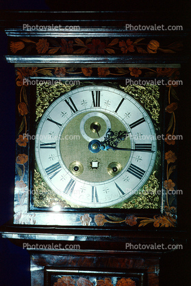 Grandfather Clock, roman numerals