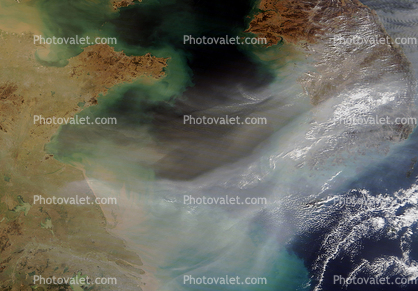 Thick plume of haze from the coast of China to the Korean Peninsula, December 2008