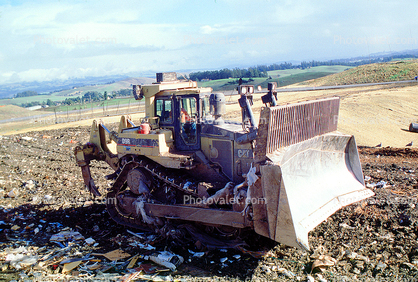 Landfill, Front Shovel Tractor