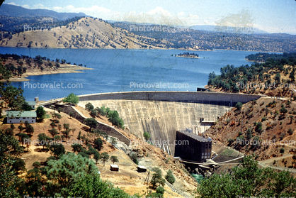 Shasta Dam, Shasta Lake, California