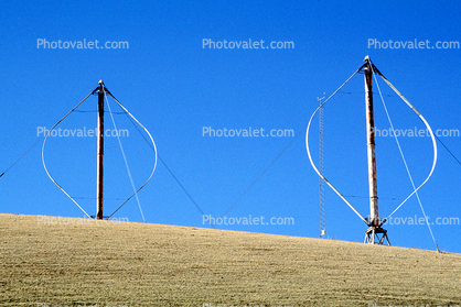 Darius-type wind turbine, Wind farms, Altamont Pass, Egg Beater
