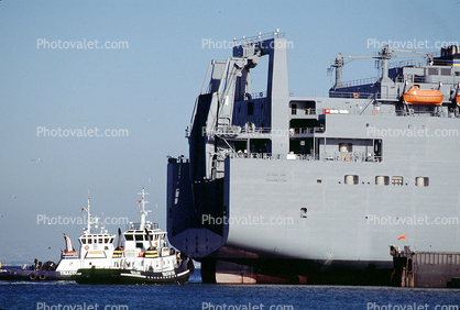 USNS Charlton (T-AKR-314), Tugboats, ro-ro, towboat, Watson-class vehicle cargo ship