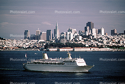 Cruise Ship, port, harbor, skylline, Coit Tower, buildings